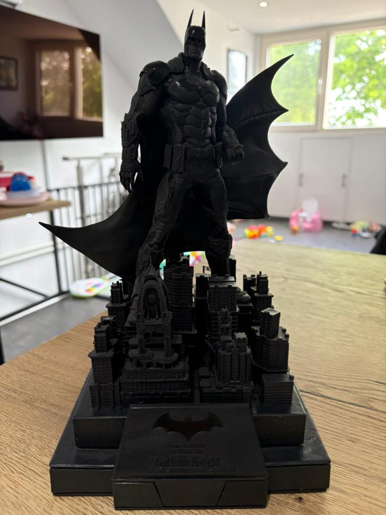 Batman Arkham Night limited edition figurine, Ophalen of Verzenden, Zo goed als nieuw