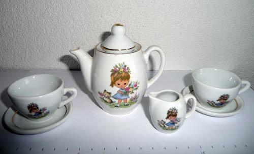 Miniatuur theesetje meisje met kat, Ophalen of Verzenden, Zo goed als nieuw