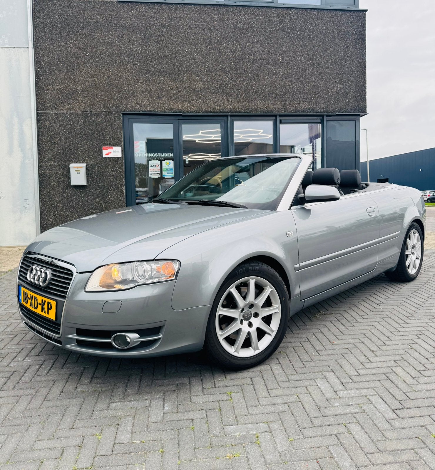 Audi A4 2.0 Tfsi 147KW Cabrio AUT 2006 Grijs, Auto's, 4 cilinders, 4 stoelen, A4, Bedrijf