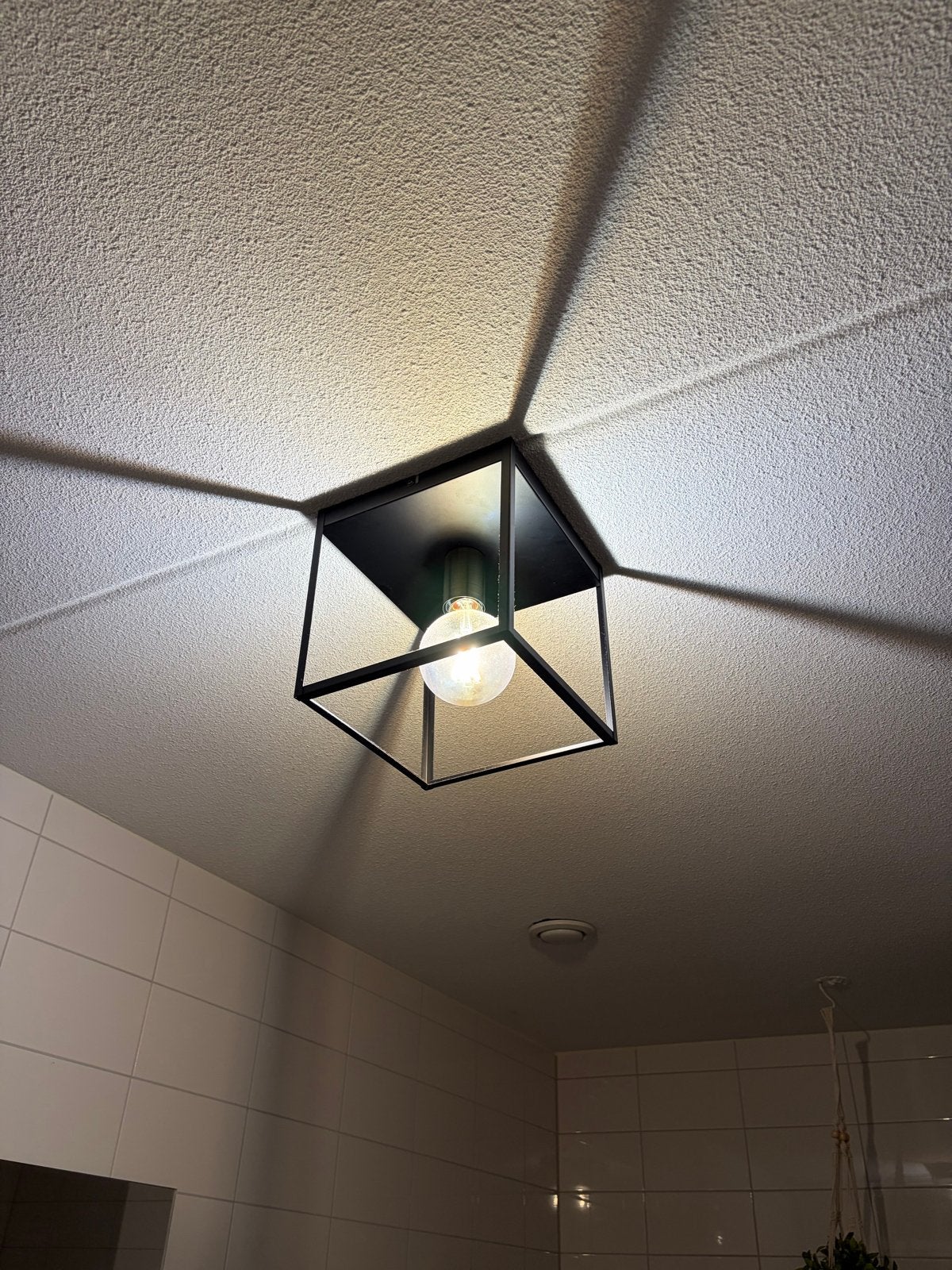 MOET NU WEG - Industriële zwarte plafondlamp (kubus), Modern, Zwart, Zo goed als nieuw, Metaal