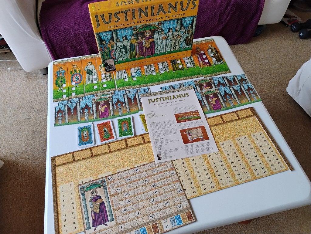 Spel, bordspel Justinianus zo goed als nieuw en compleet, Hobby en Vrije tijd, Gezelschapsspellen | Bordspellen, Een of twee spelers