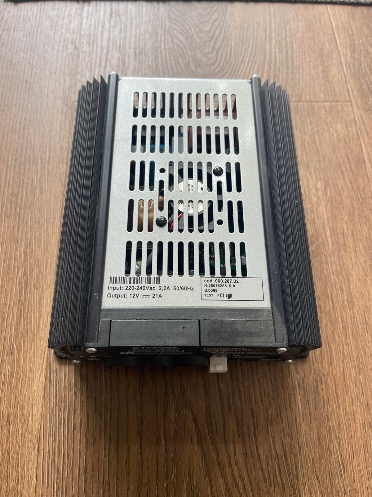 Nordelettronica NE287 Camper Acculader 12V 21A, Caravans en Kamperen, Camper-accessoires, Ophalen of Verzenden, Nieuw