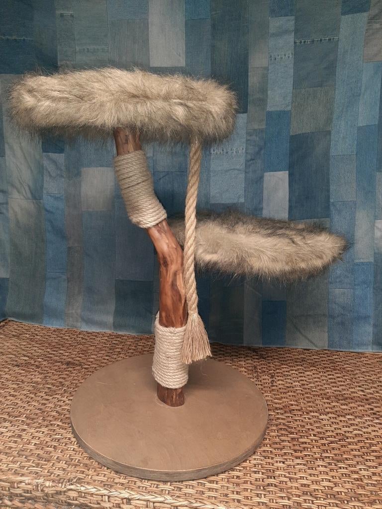 Designed by Lotte Elora natuurlijke krabpaal met 2 plateaus, Dieren en Toebehoren, Krabmeubelen, Ophalen, Zo goed als nieuw, Krabpaal