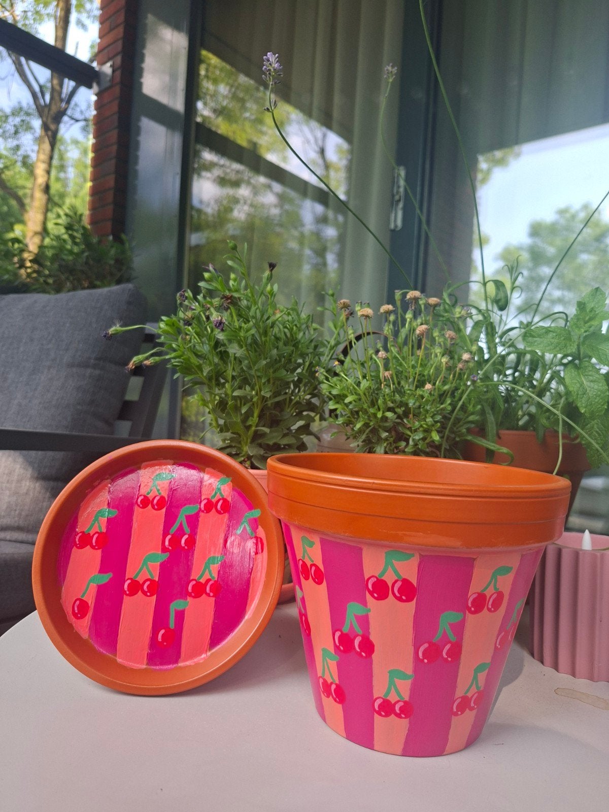 Handgeschilderde terracotta bloempot met kersenprint, 25 tot 40 cm, Rond, Nieuw, Ophalen of Verzenden