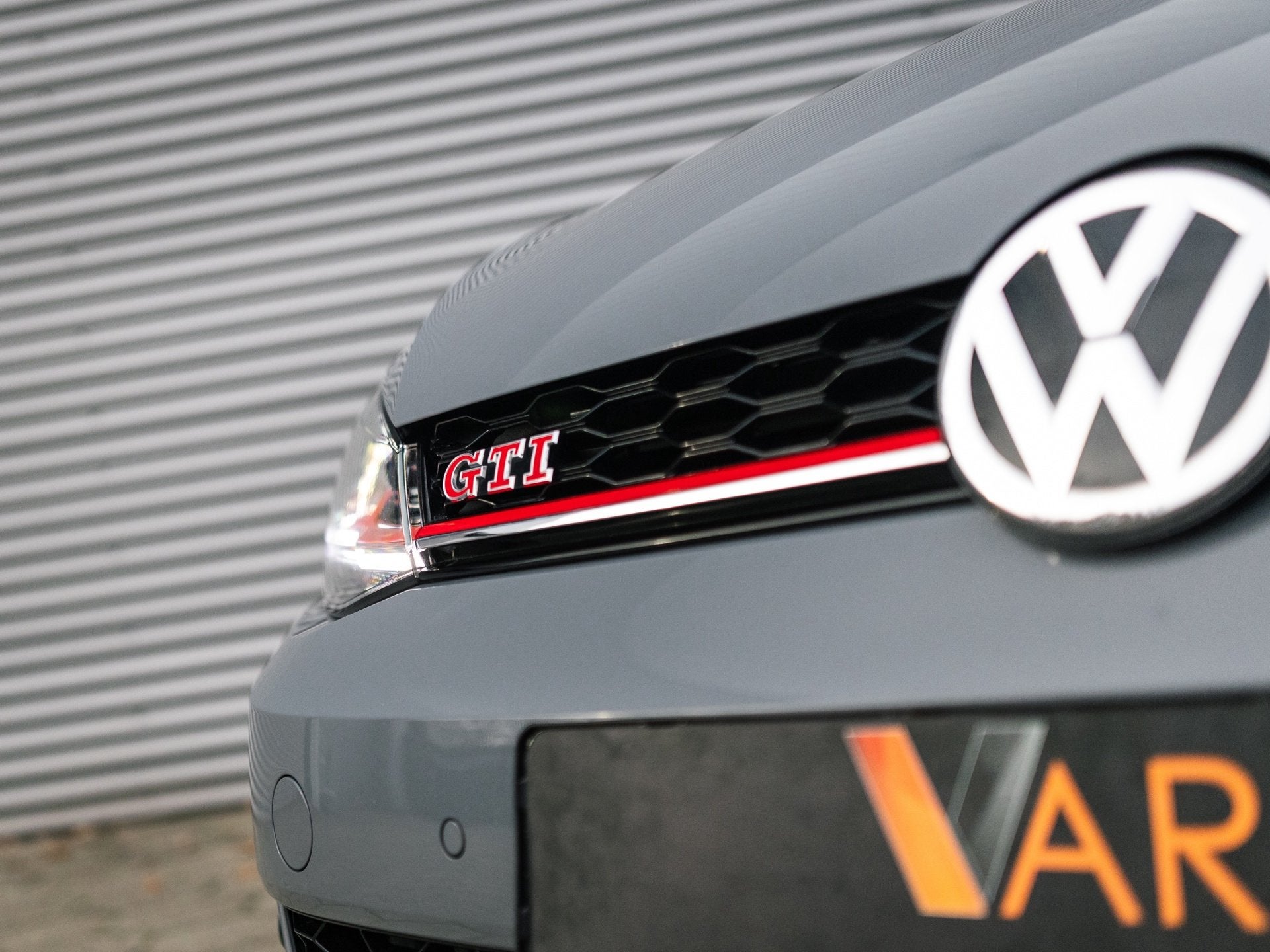 Foto 3 van Volkswagen Golf 2.0 TSI GTI TCR Pano DCC Navi Camera Keyless