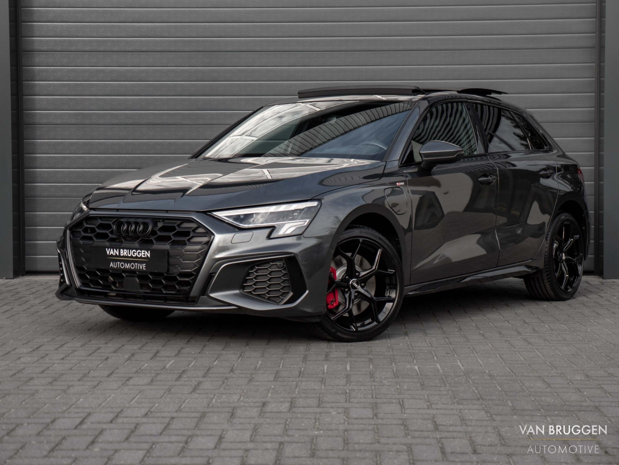 Audi A3 Sportback 45 TFSI e S-Line Pano RS-Stoelen Massage H, Auto's, Dealer onderhouden, Gebruikt, 4 cilinders, Hybride Elektrisch/Benzine