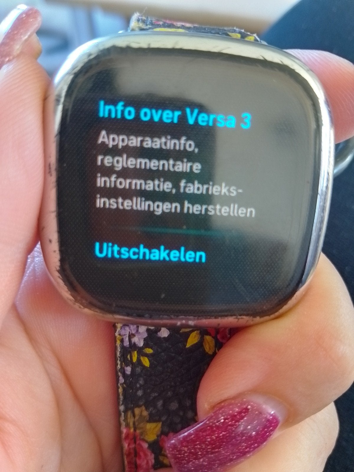 Fitbit Versa 3 - Beschermkapje beschadigd, Ophalen, Gebruikt, Zwart, Fitbit