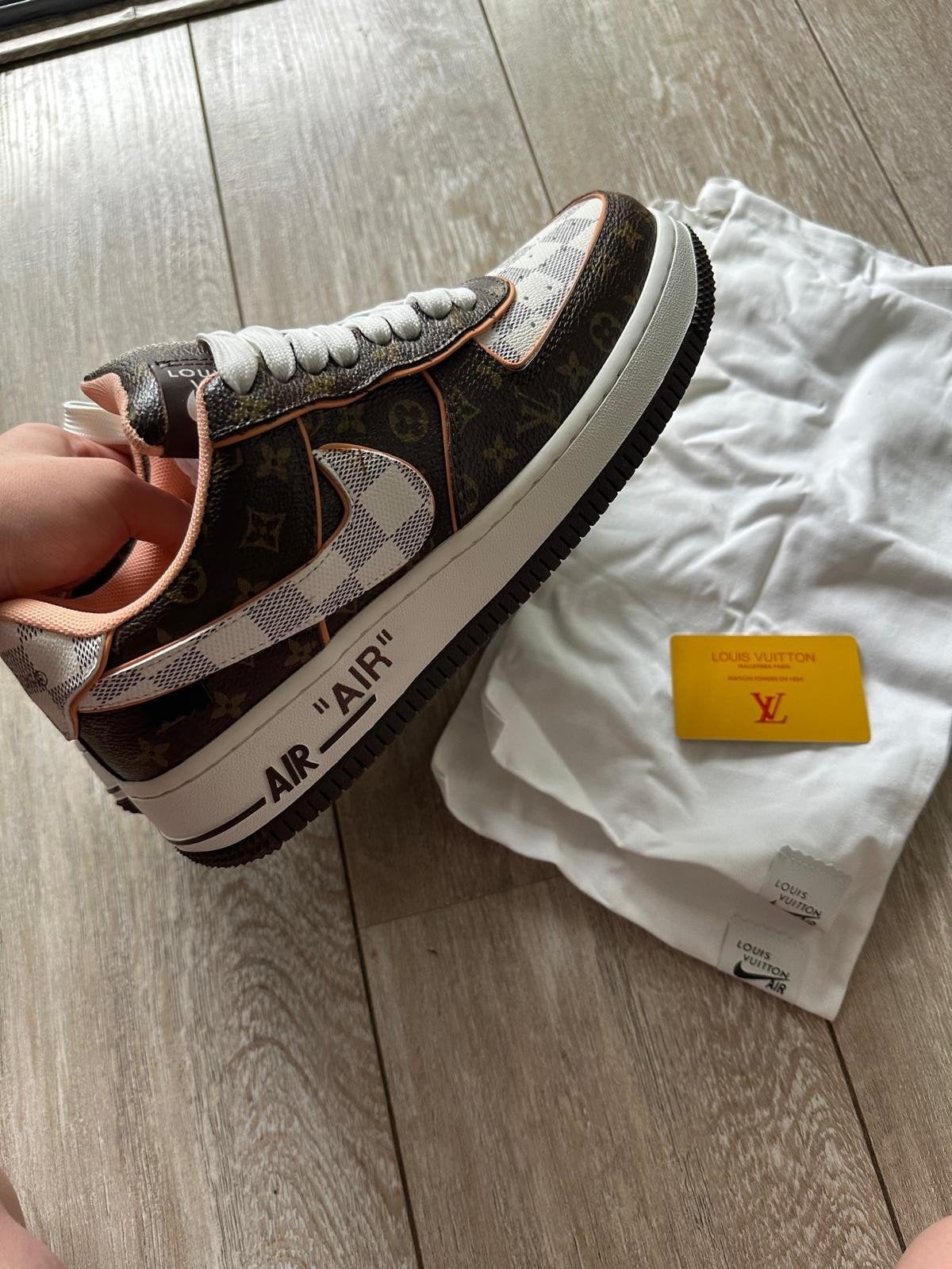 Nike Air Force 1 - Maat 40 - Ongebruikt, Kleding | Heren, Schoenen, Bruin, Sportschoenen, Nieuw, Ophalen of Verzenden