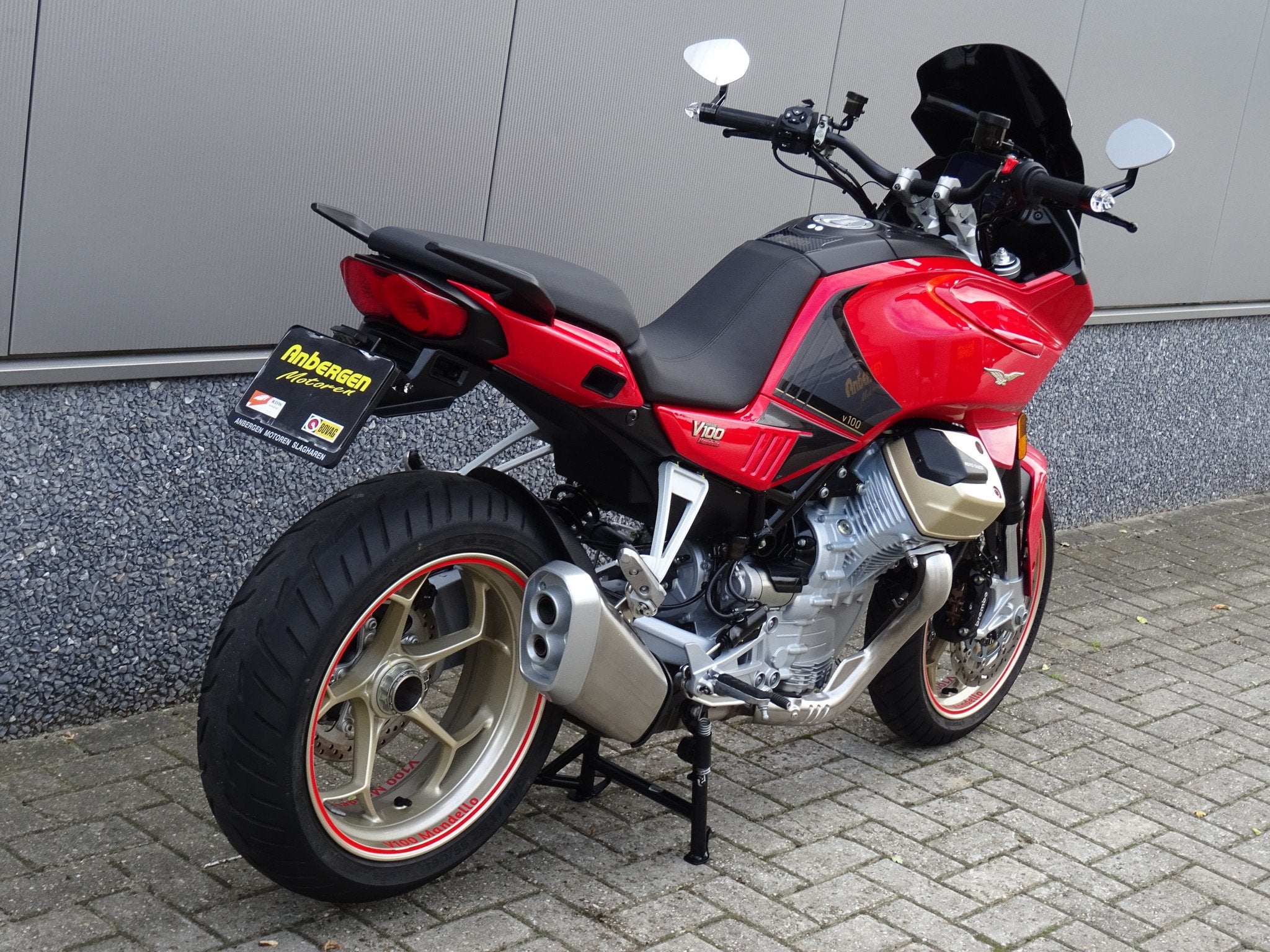Moto Guzzi V 100 MANDELLO (bj 2023), Sport, 1000 cc, Gebruikt, Bedrijf