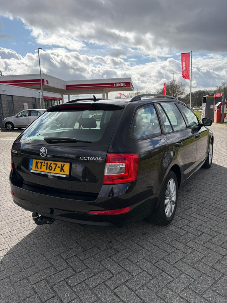 Skoda Octavia 1.0 TSI Combi 2016 / Carplay - Android Auto, Auto's, Skoda, Voorwielaandrijving, Stof, 620 kg, Origineel Nederlands