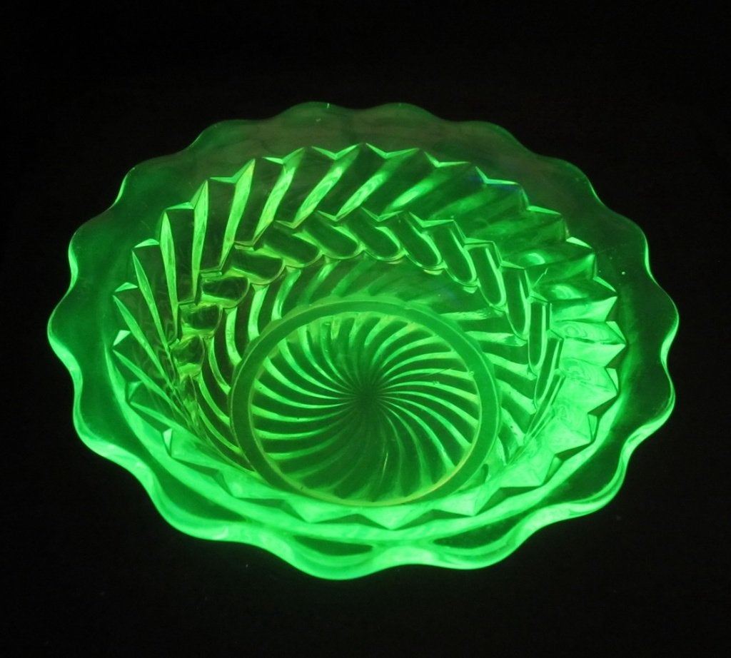 Antiek Victoriaanse vaseline/uranium glazen bowl, annagroen, Verzenden