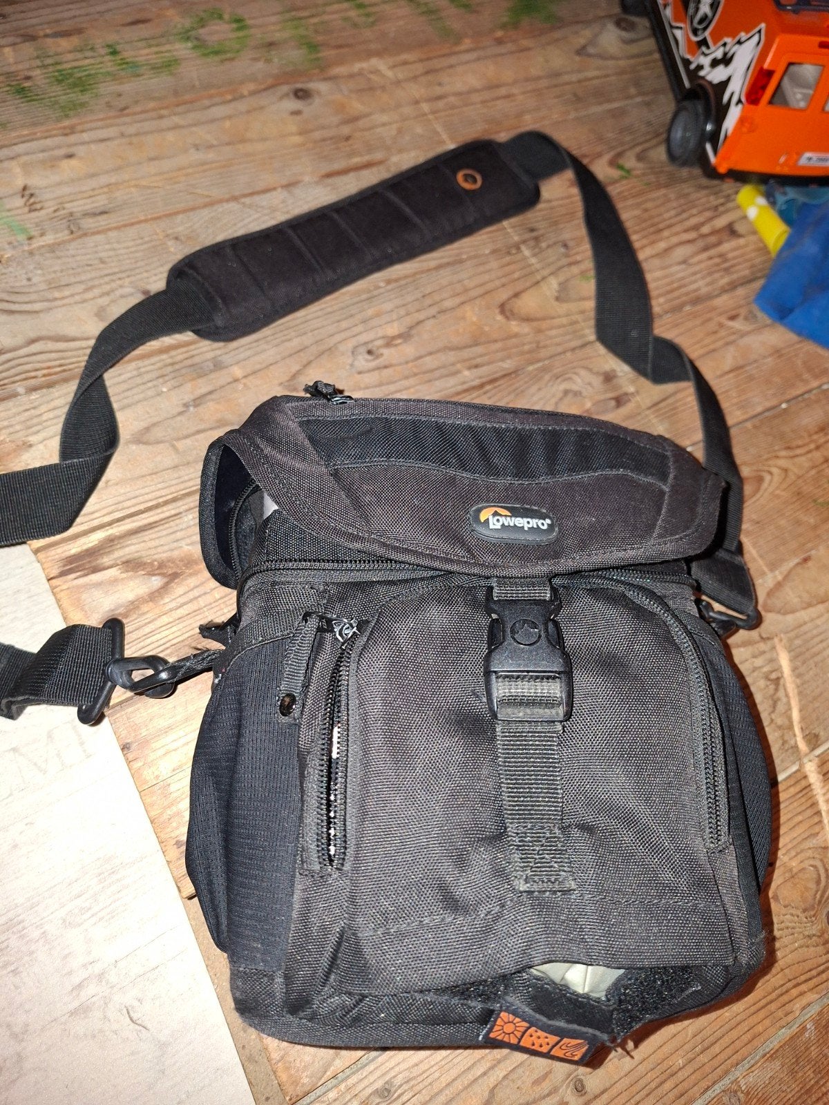 Cameratas Lowepro Nova 140 AW, Audio, Tv en Foto, Fotografie | Fototassen, Ophalen of Verzenden, Schoudertas, Lowepro