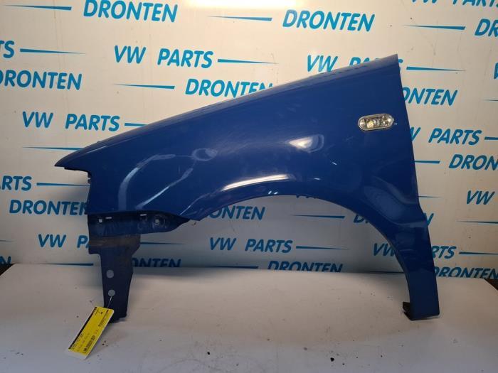 Scherm links-voor van een Volkswagen Polo (LC3M)