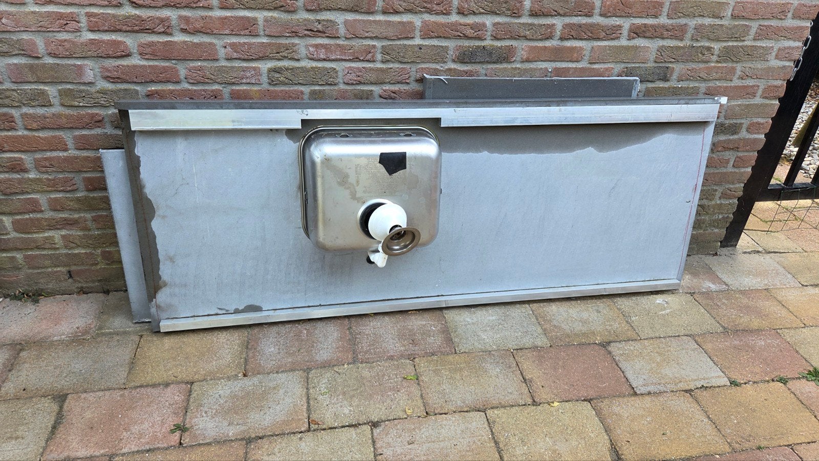 Composite werkblad met gootsteen voor eventueel buitenkeuken, Ophalen