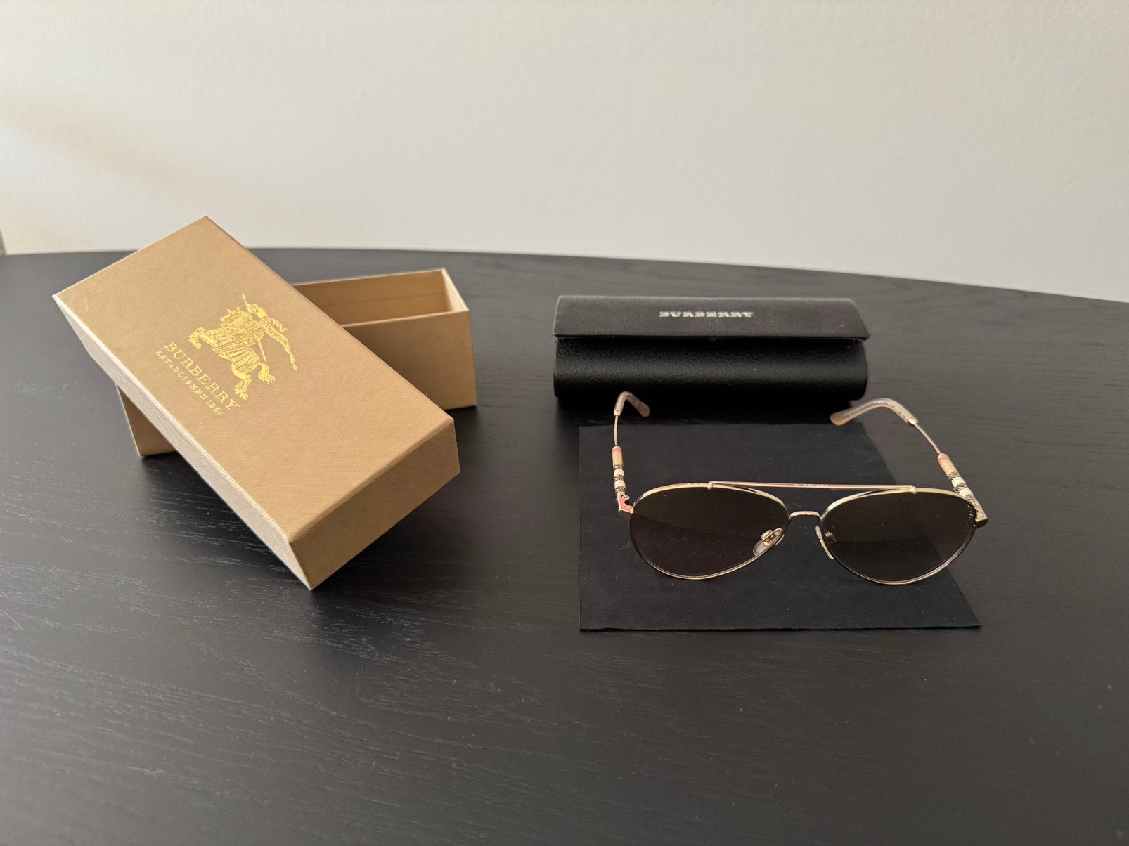 Burberry zonnebril, Ophalen of Verzenden, Zo goed als nieuw, Overige merken