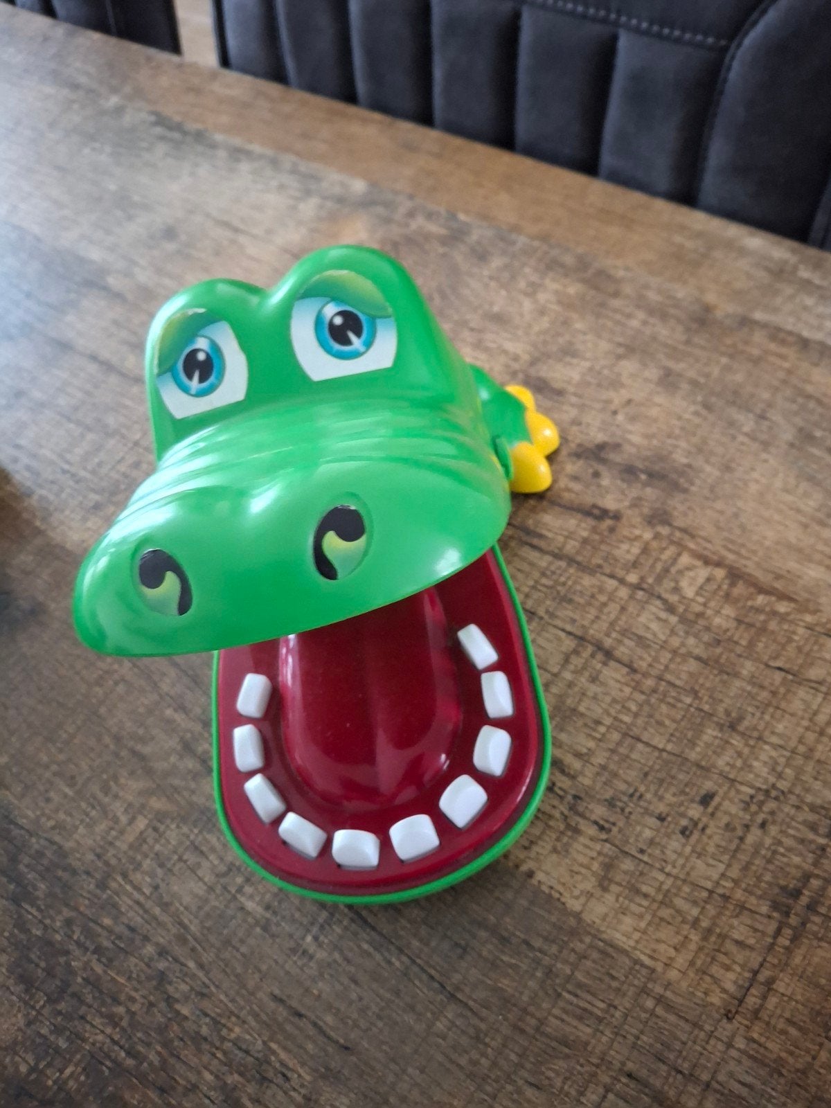 krokodil met kiespijn, Ophalen of Verzenden