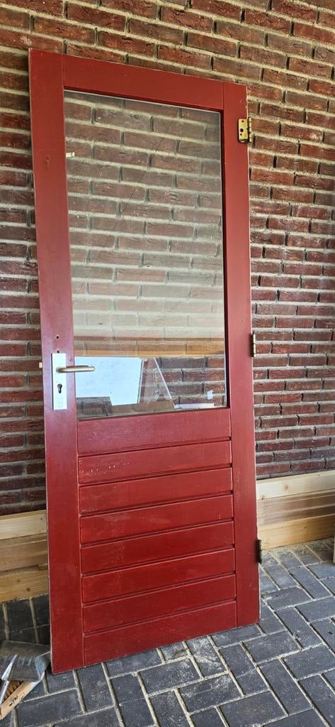 Buitendeur met enkel glas en veiligheidsbeslag, Ophalen