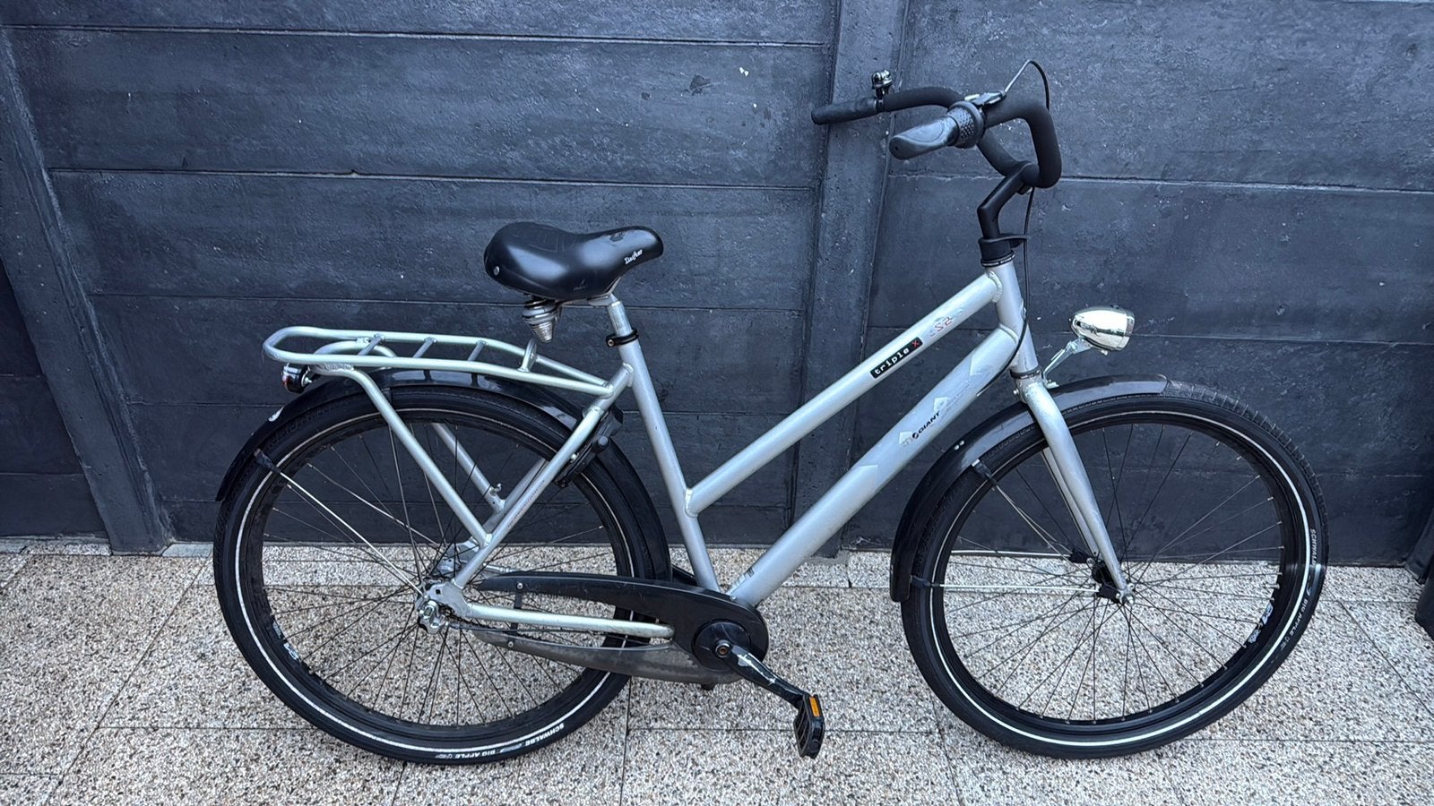 Nette en stevige damesfiets Giant 28 inch.3 versnellingen, Ophalen, Terugtraprem, Versnellingen, Zo goed als nieuw