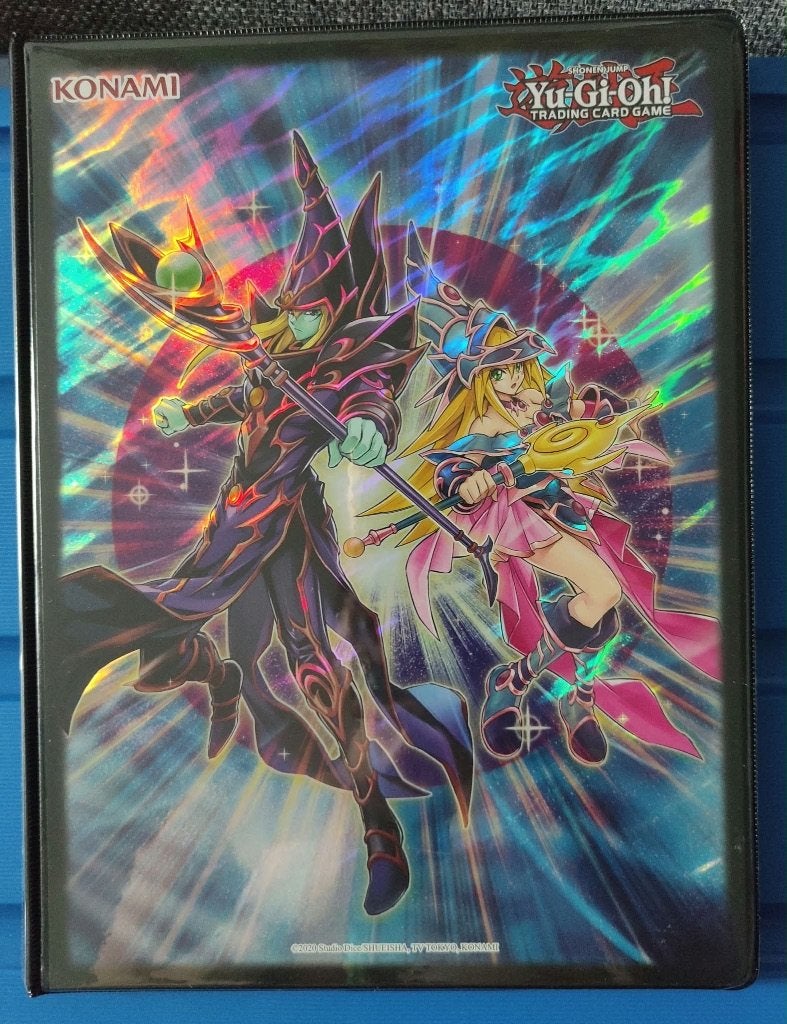 Yu-Gi-Oh! The Dark Magicians 9-Pocket Duelist Portfolio, Ophalen of Verzenden, Zo goed als nieuw, Sleeves of Kaarthoesjes