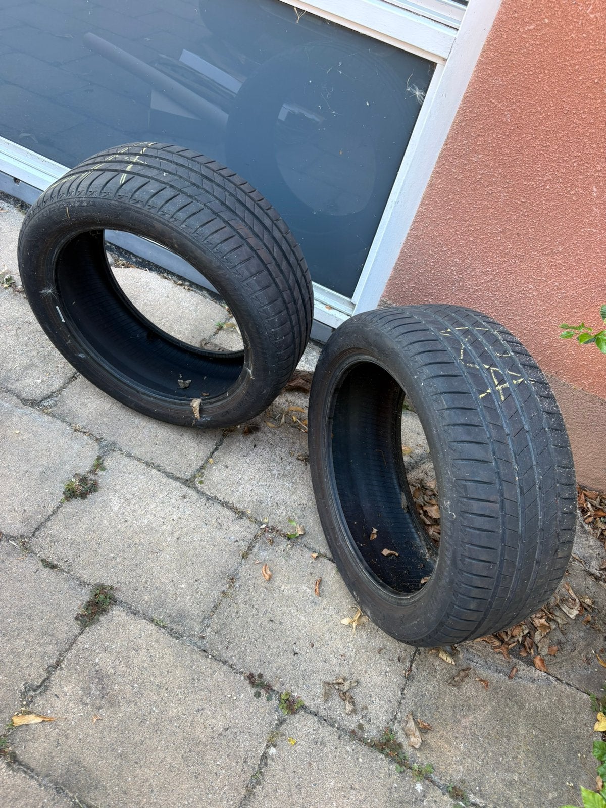 Twee achterbanden Bridgestone, Ophalen, Zo goed als nieuw