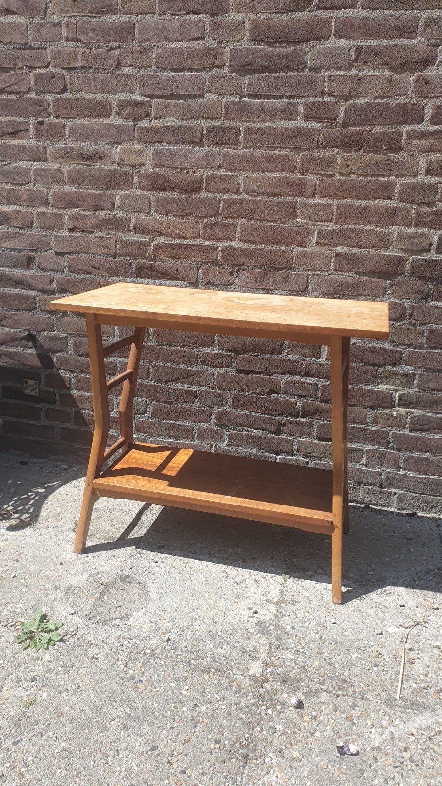 Vintage houten bijzettafel met twee niveaus, Huis en Inrichting, Tafels | Eettafels, Ophalen, Gebruikt, 50 tot 100 cm, Vintage
