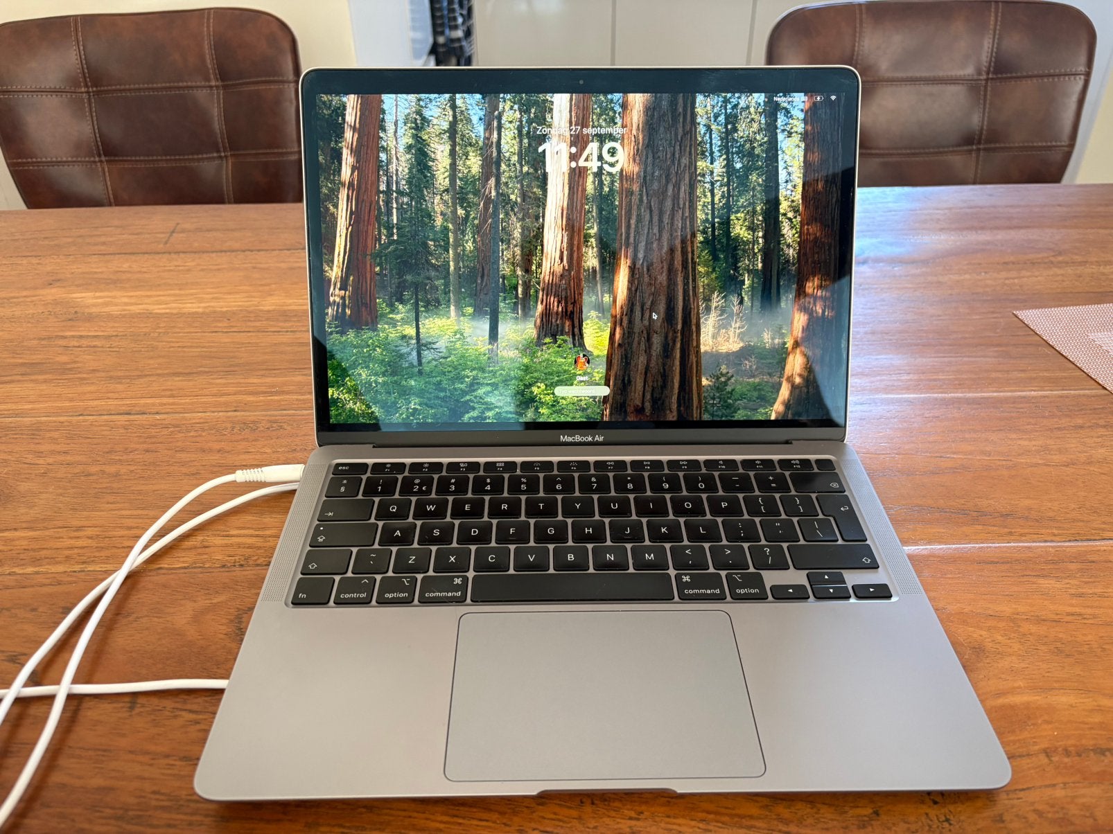 Foto 4 van MacBook Air 2020 13” Space Gray 1 van 2.