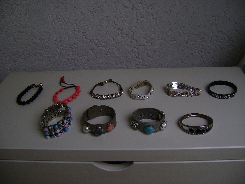 9armbanden met en zonder steentjes laatste verkocht rubberen, Overige materialen, Blauw, Ophalen of Verzenden, Zo goed als nieuw