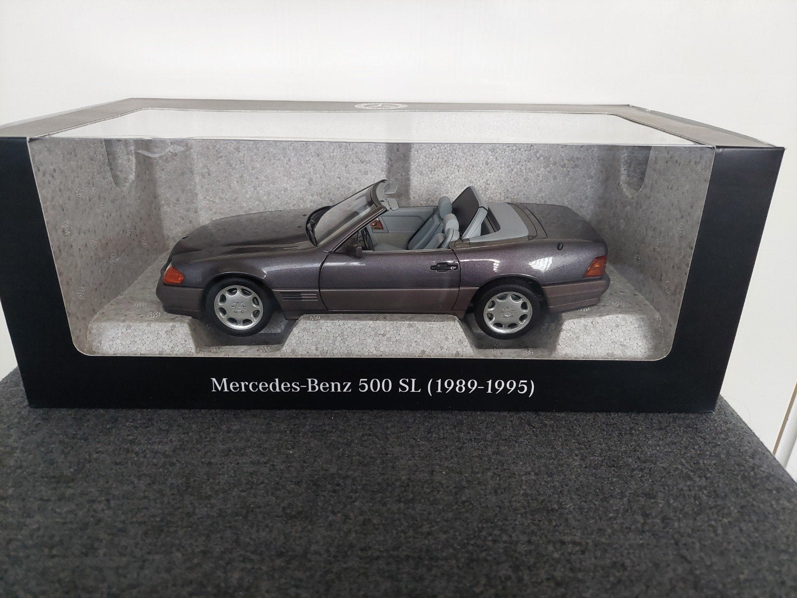 Mercedes Sl 500 R129 van norev bornit, Ophalen, Zo goed als nieuw, Auto, Norev