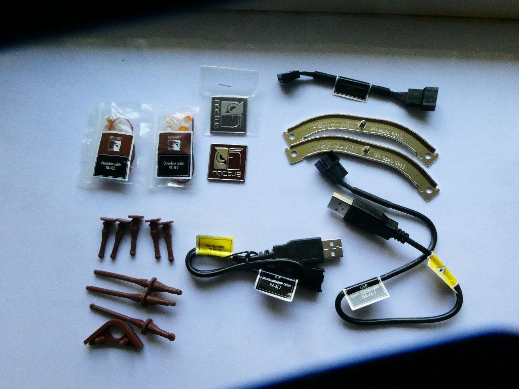Noctua NA-AC7 USB, NA-RC7 Badge, NA-JC2  NM-AMB5, Ophalen of Verzenden, Zo goed als nieuw, Luchtkoeling