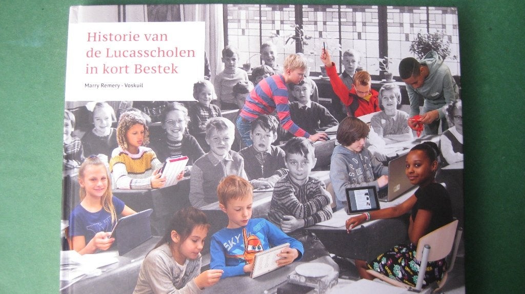 Marry Remery - Voskuil: Historie van de Lucasscholen, Boeken, Ophalen of Verzenden, 20e eeuw of later, Nieuw