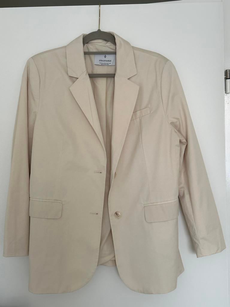 Stradivarius beige blazer maat M, Maat 38/40 (M), Beige, Ophalen of Verzenden, Zo goed als nieuw