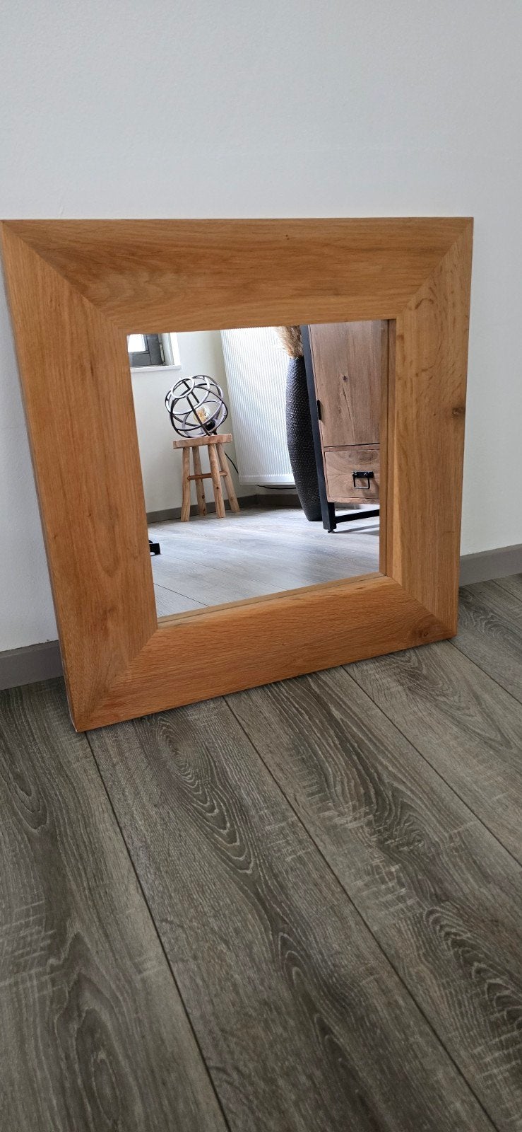 Spiegel met zware eikenhouten lijst (60x60 cm), Ophalen, Zo goed als nieuw, Vierkant, 50 tot 75 cm