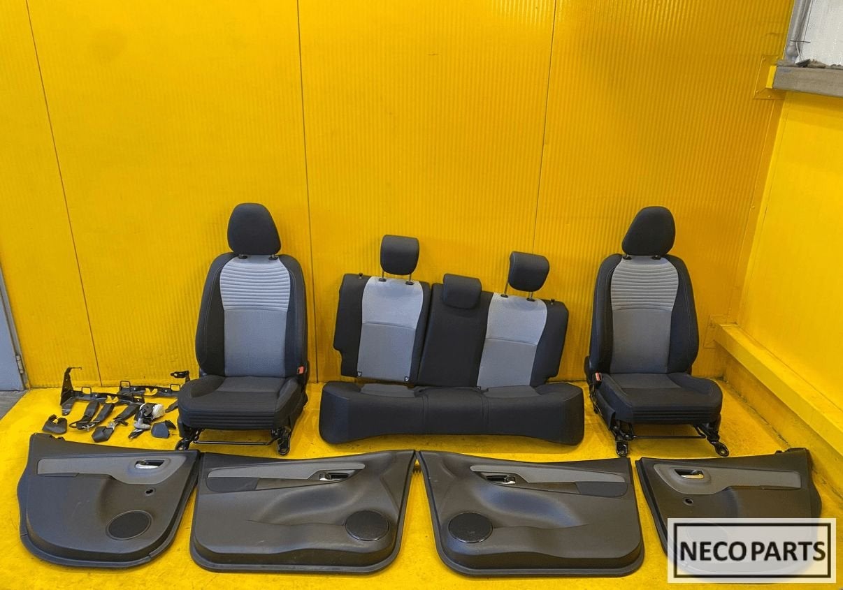 TOYOTA YARIS III INTERIEUR SET STOELEN ALLES LEVERBAAR!!!, Gebruikt, -, -, Ophalen of Verzenden