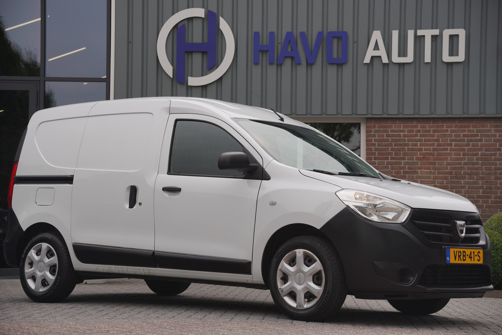 Dacia Dokker 1.6 MPI, AIRCO, TREKHAAK, BTW-VRIJ / MARGE, Stof, Gebruikt, 4 cilinders, 102 pk