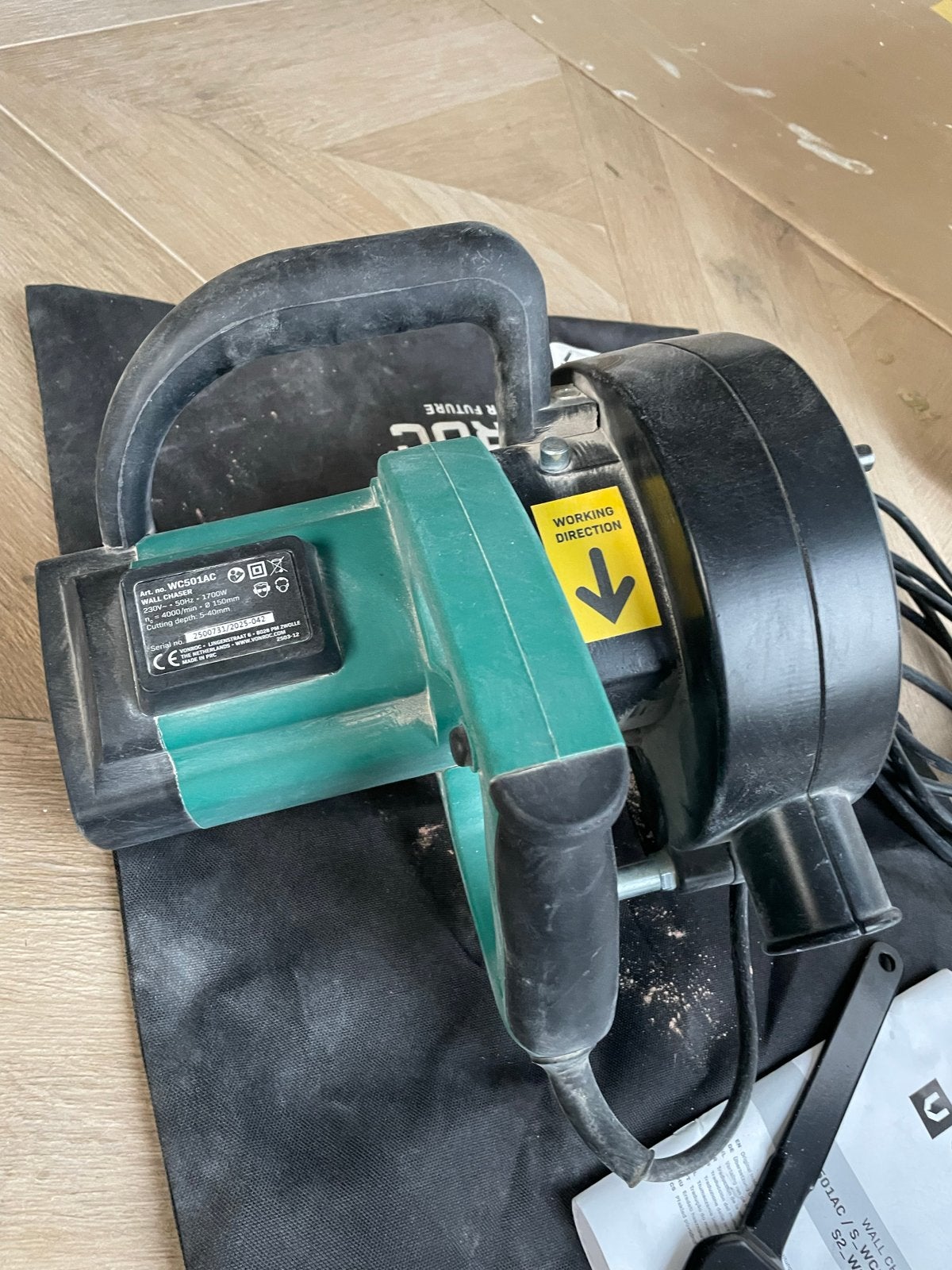 Vonroc Sleuvenfrees Muurfrees 1700watt WC501AC - Z.g.a.n., Doe-het-zelf en Verbouw, Ophalen of Verzenden, Zo goed als nieuw, Elektrisch