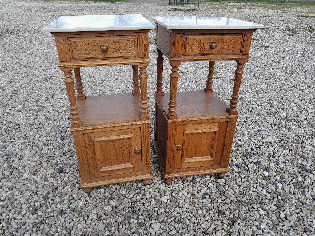 1574, set van 2 antieke eikenhouten nachtkastjes te koop., Ophalen