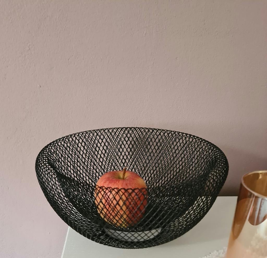 Zwarte metalen fruitschaal/mand, Overige materialen, Schaal, Ophalen of Verzenden, Zo goed als nieuw