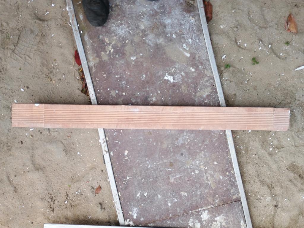 Latei , 110 cm lang, 10 cm breed, Doe-het-zelf en Verbouw, Ophalen, Gebruikt, 25 tot 50 mm, Plank