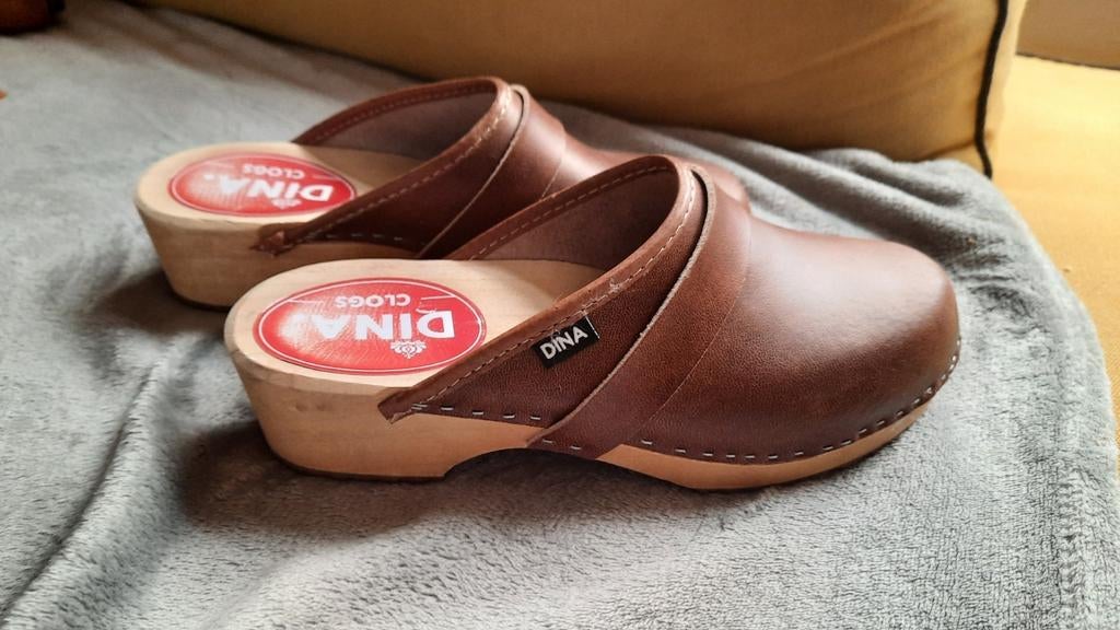 DINA clogs instapklompen. Maat 40, Nieuw, Ophalen of Verzenden, Bruin, Klompen