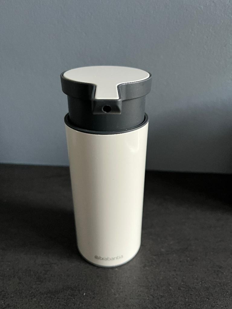 Brabantia zeeppomp zeepdispenser wit, Minder dan 50 cm, Wit, Ophalen of Verzenden, Zo goed als nieuw