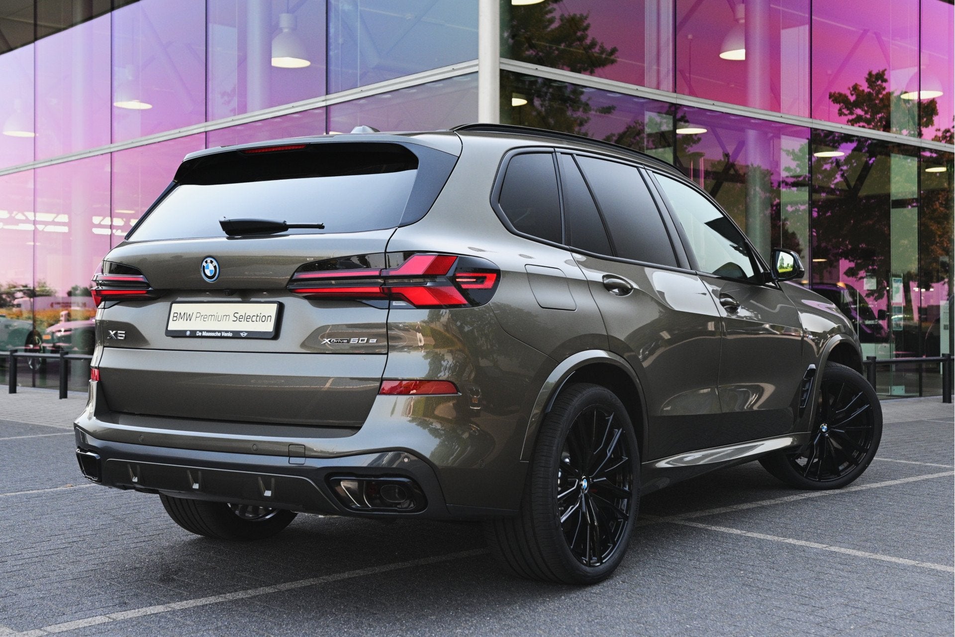 BMW X5 xDrive50e M Sport Automaat / Panoramadak Sky Lounge /, Auto's, 2395 kg, Met garantie (alle), Bedrijf, Vierwielaandrijving