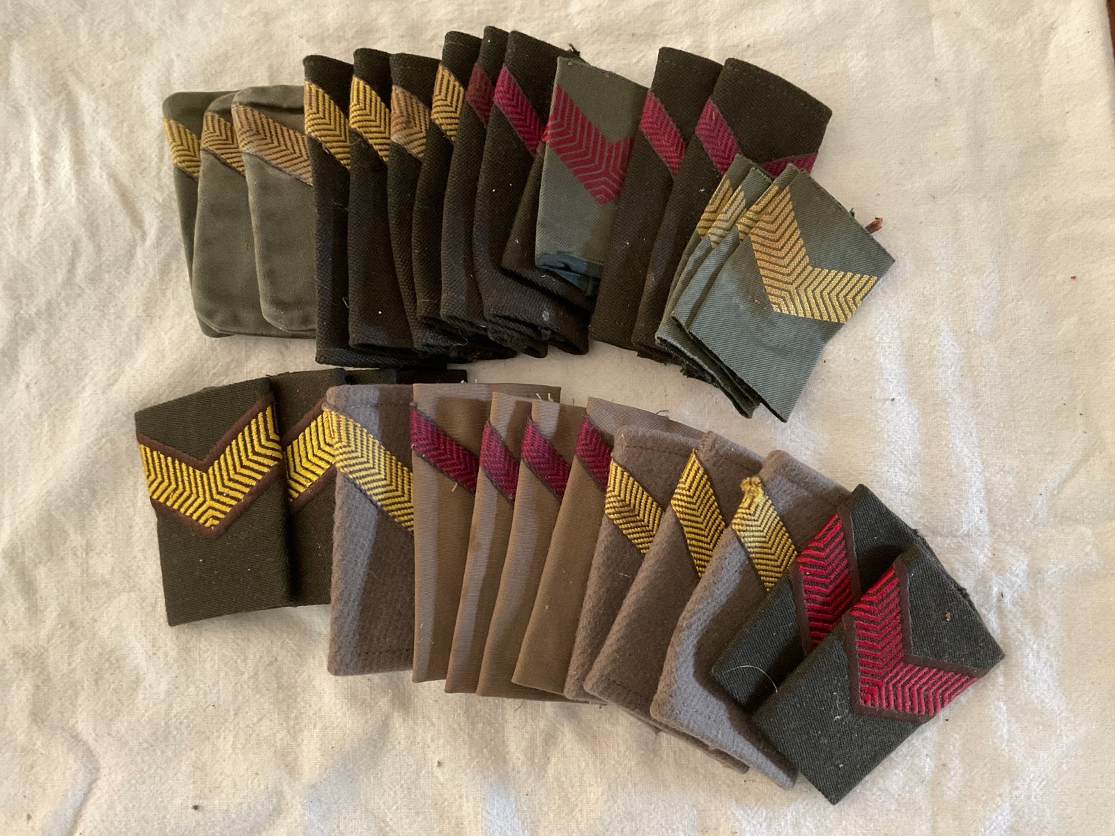 Militair embleem of epauletten, Ophalen of Verzenden, Overige soorten, Overige gebieden, Embleem of Badge
