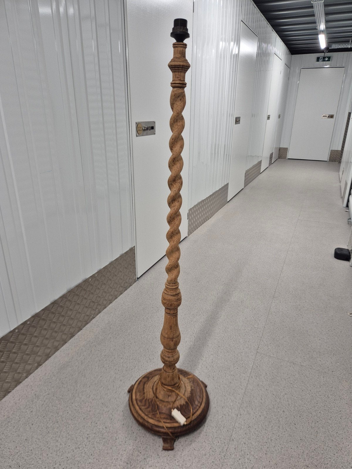 Vintage houten vloerlamp - geen stekker, Ophalen