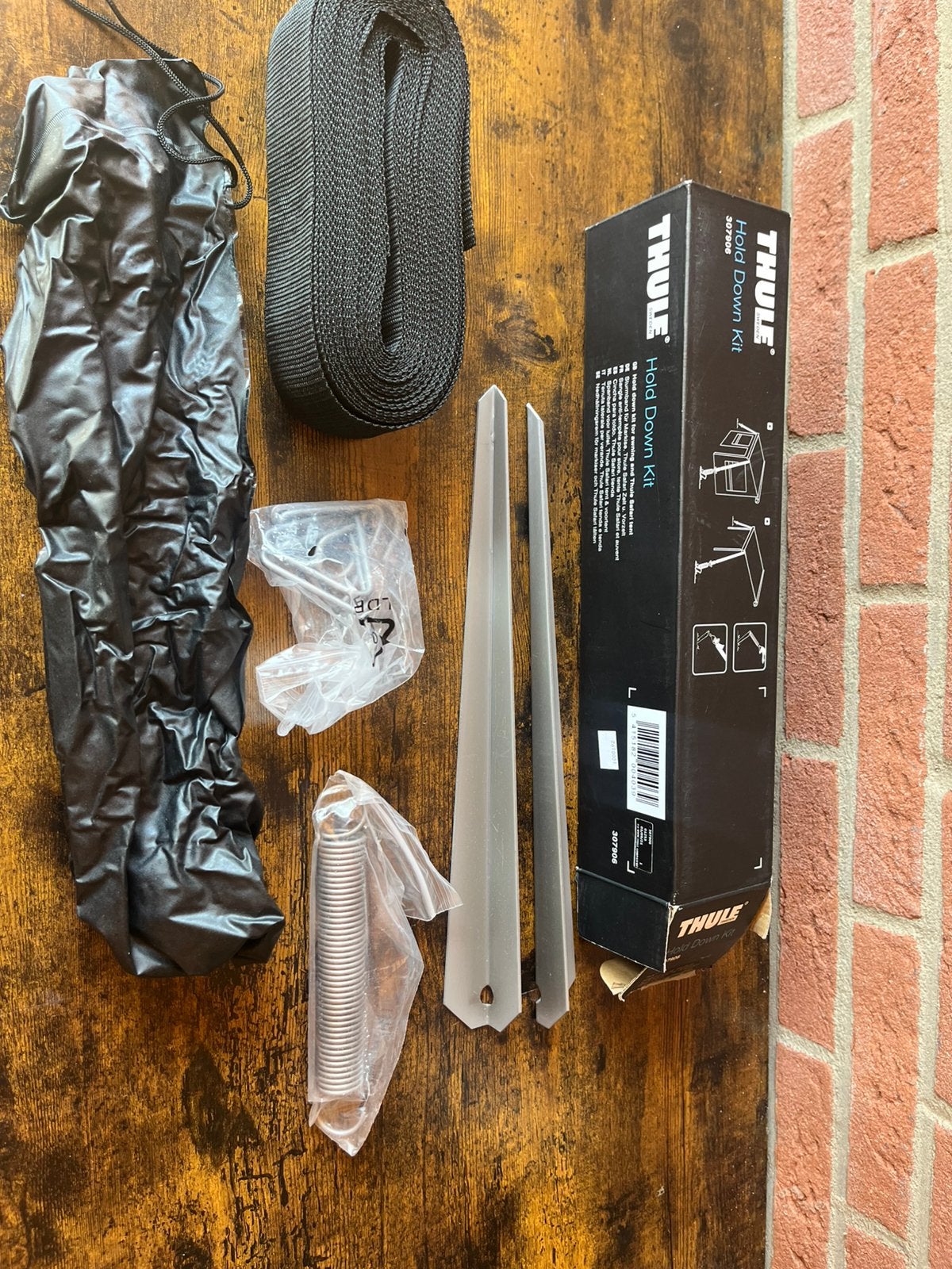 Thule hold down kit stormband, Ophalen, Zo goed als nieuw