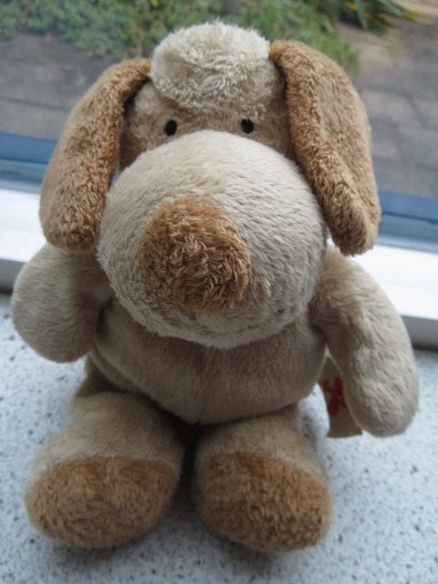 Hond merk Nicotoy beige met bruin zacht badstof, Korrelvulling, Zo goed als nieuw, Nicotoy, Hond