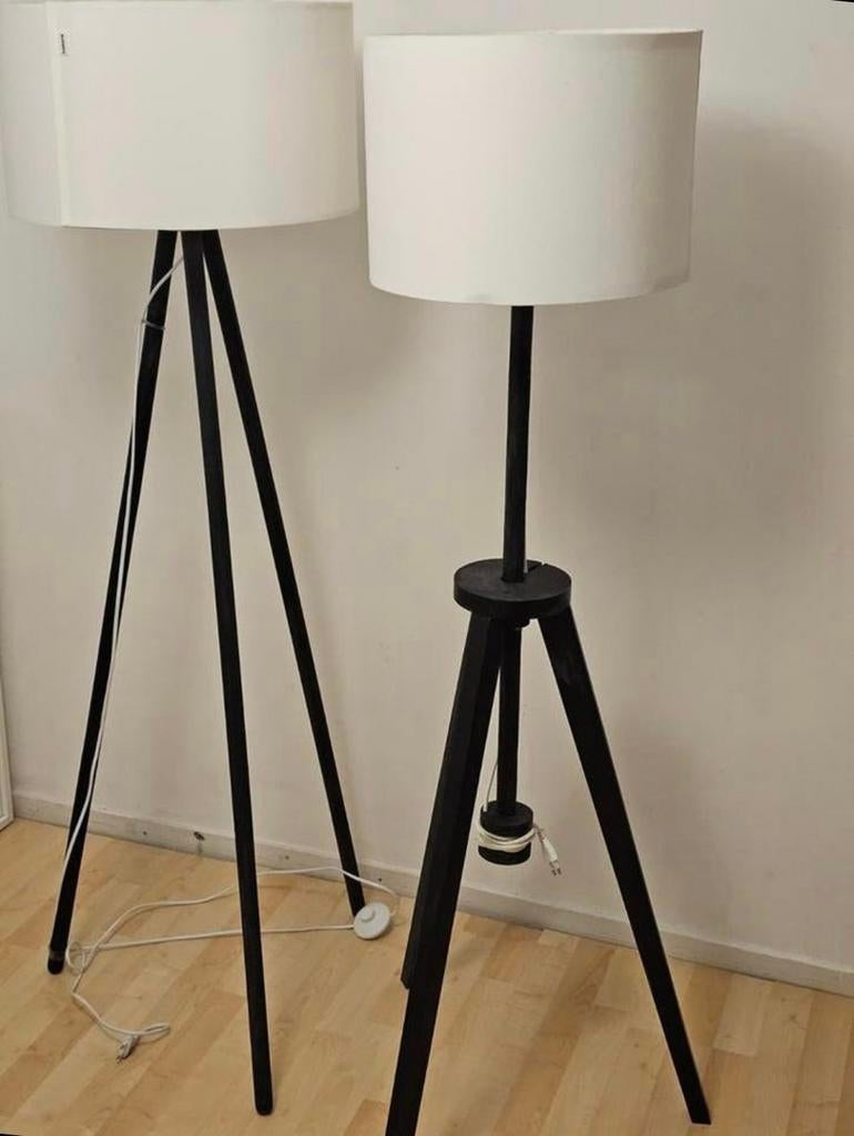 Set van twee zwarte vloerlampen met witte kap, Ophalen