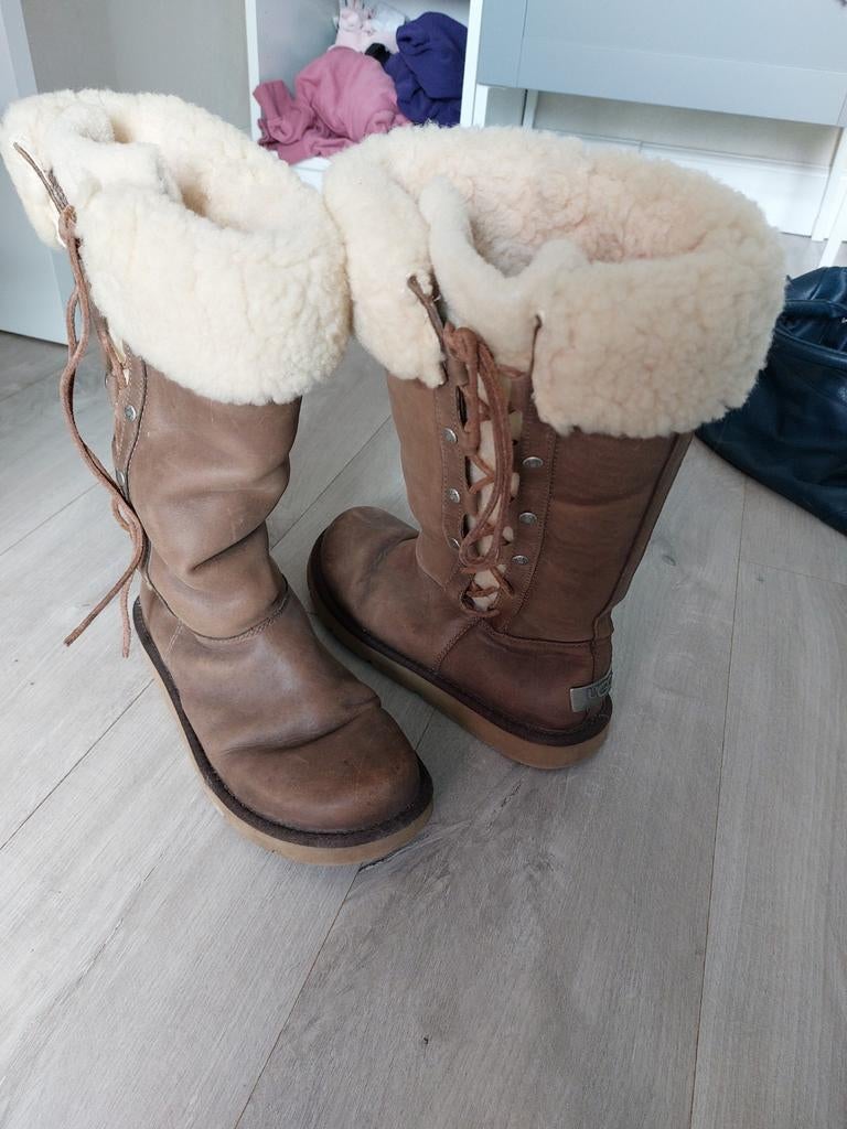 UGG Laarzen Bruin met Bont - Maat 39/40, Kleding | Dames, Schoenen, UGG, Bruin, Lage of Enkellaarzen, Ophalen of Verzenden