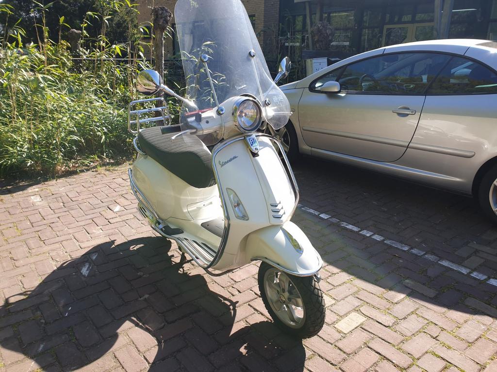 Vespa Primavera 2017, 2 takt, Orgineel., Gebruikt, Overige modellen, Maximaal 45 km/u, Ophalen of Verzenden
