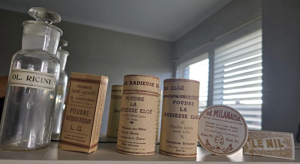Leuke brocante decoratie vintage kartonnen apotheek doosjes, Antiek en Kunst, Ophalen