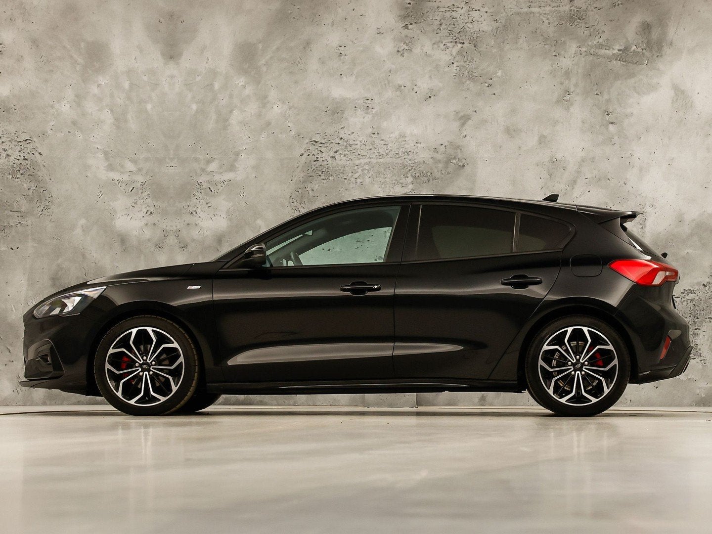 Ford Focus 1.0 EcoBoost Hybrid ST Line X 125Pk (APPLE CARPLA, Auto's, 12 maanden, 1277 kg, Zwart, Origineel Nederlands